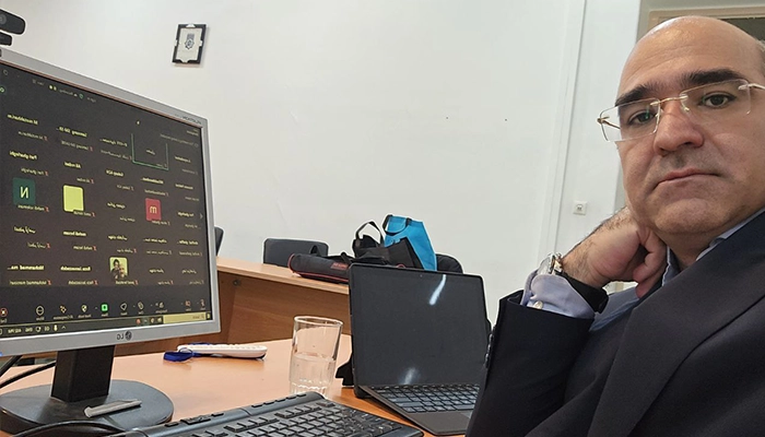 مشاوره با دکتر احمدمیرابی