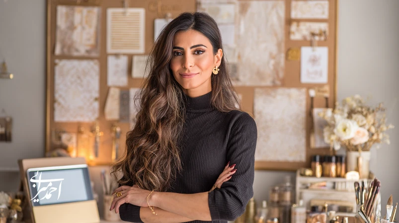 متخصص زیبایی ایرانی در استودیو مینیمال با تقویم محتوایی، فرم رزرو و نمونههای قبلوبعد واقعی؛ تمرکز بر برند شخصی، محتوای آموزشی و اخلاق حرفهای.