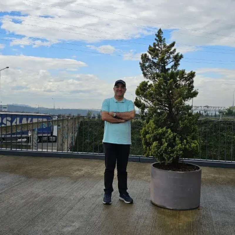 دکتر احمد میرابی مشاور برندسازی و توسعه کسب و کار