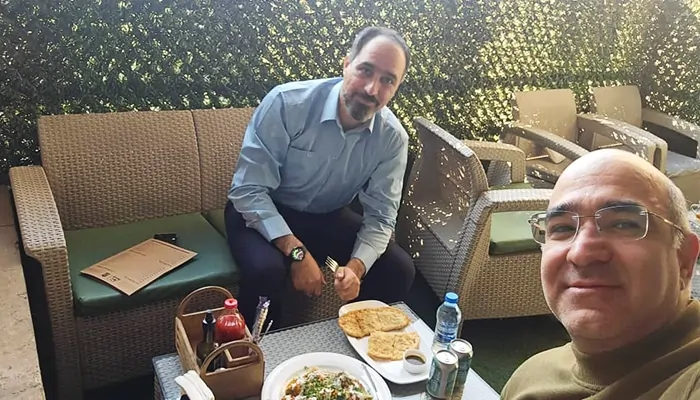 دکتر احمد میرابی مشاور برندینگ و توسعه کسب و کار