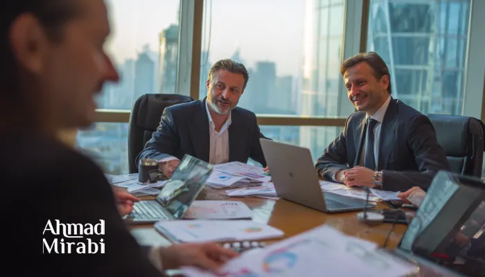 Деловая встреча руководителей: обсуждение стратегии выхода на рынок Ирана по документам и финансовым отчётам в офисе с видом на город.