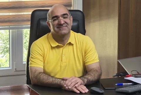 تصویر دکتر احمد میرابی، مشاور توسعه کسب‌وکار، رفتار سازمانی و سیستم‌های مدیریتی
